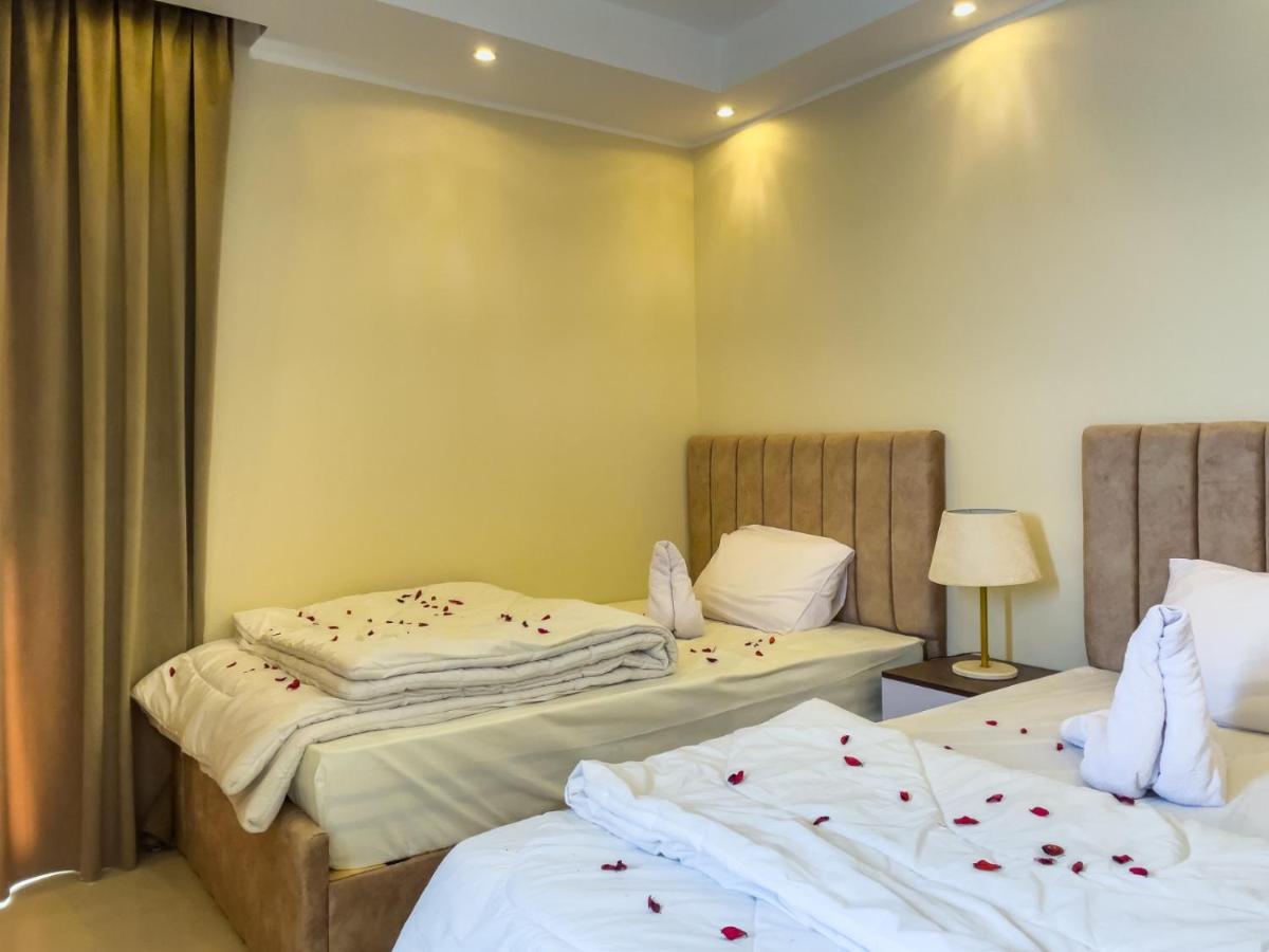 Jumeirah Pyramids View Inn Kafrat al Jabal Екстер'єр фото