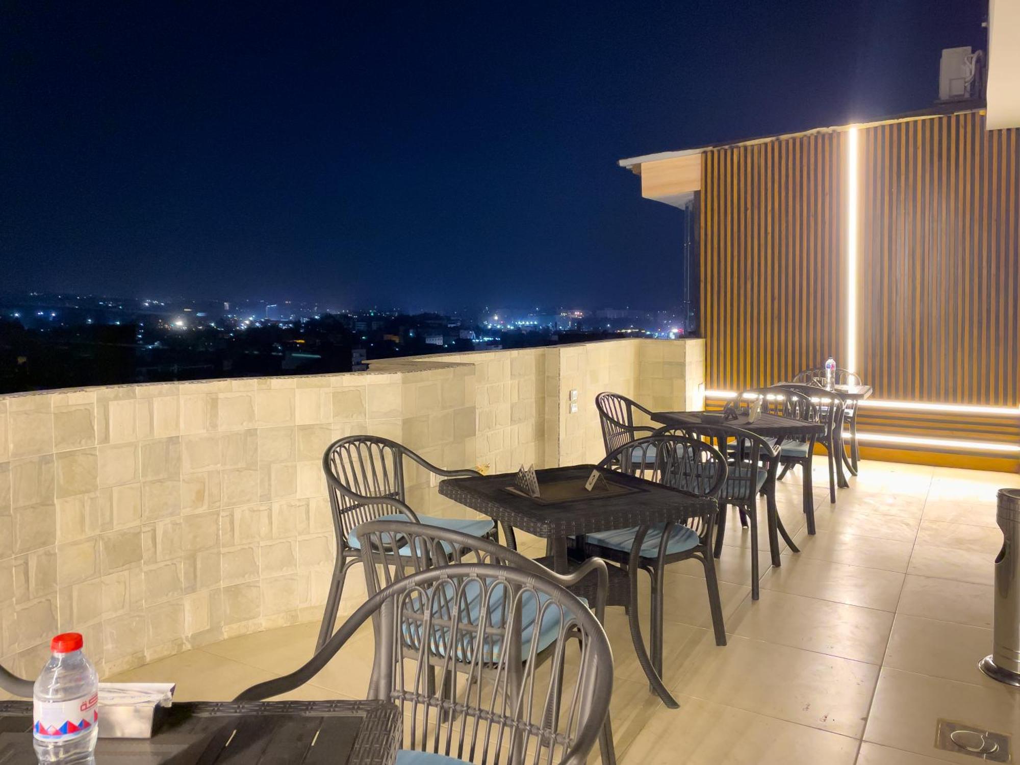 Jumeirah Pyramids View Inn Kafrat al Jabal Екстер'єр фото