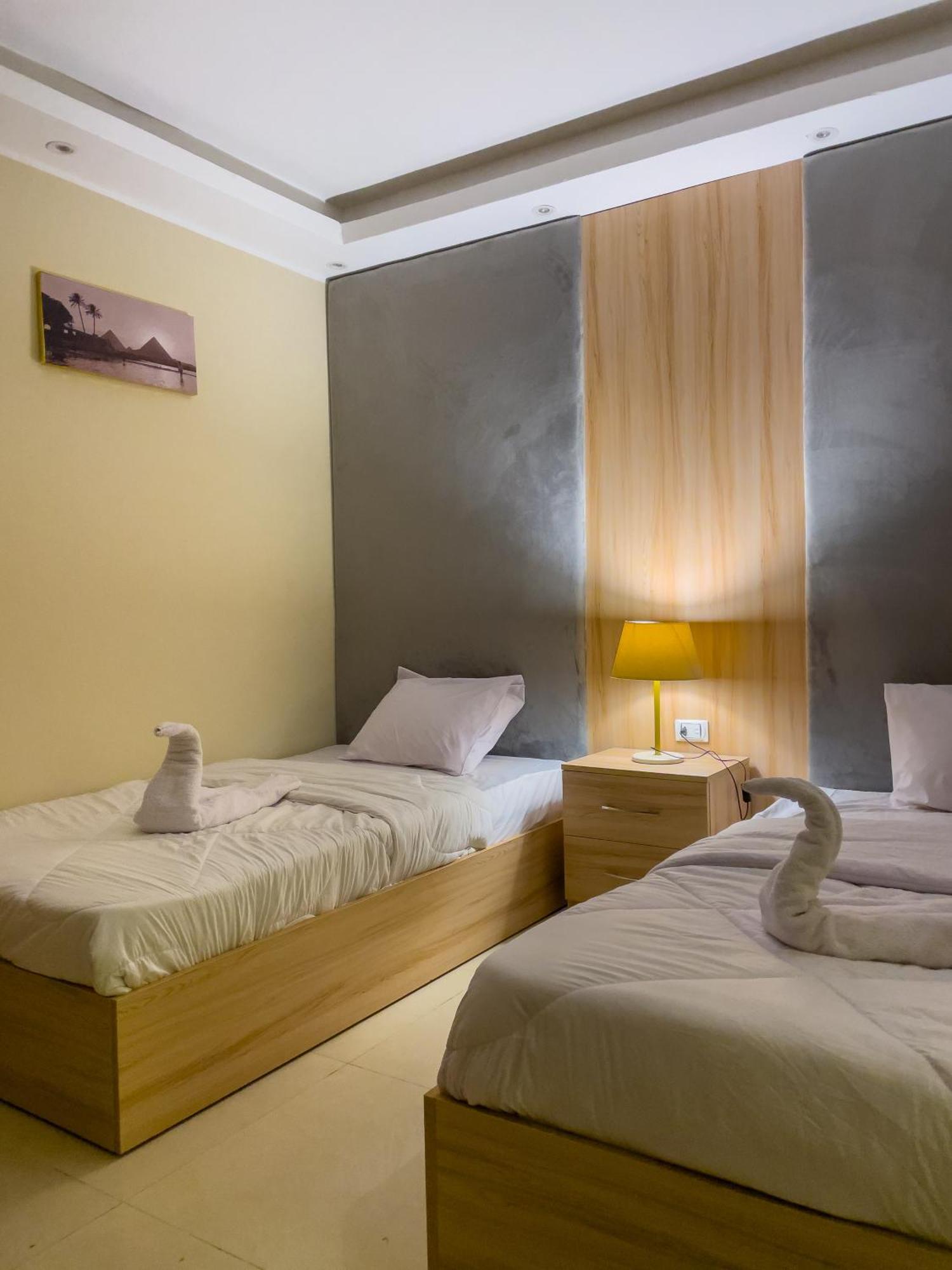Jumeirah Pyramids View Inn Kafrat al Jabal Екстер'єр фото