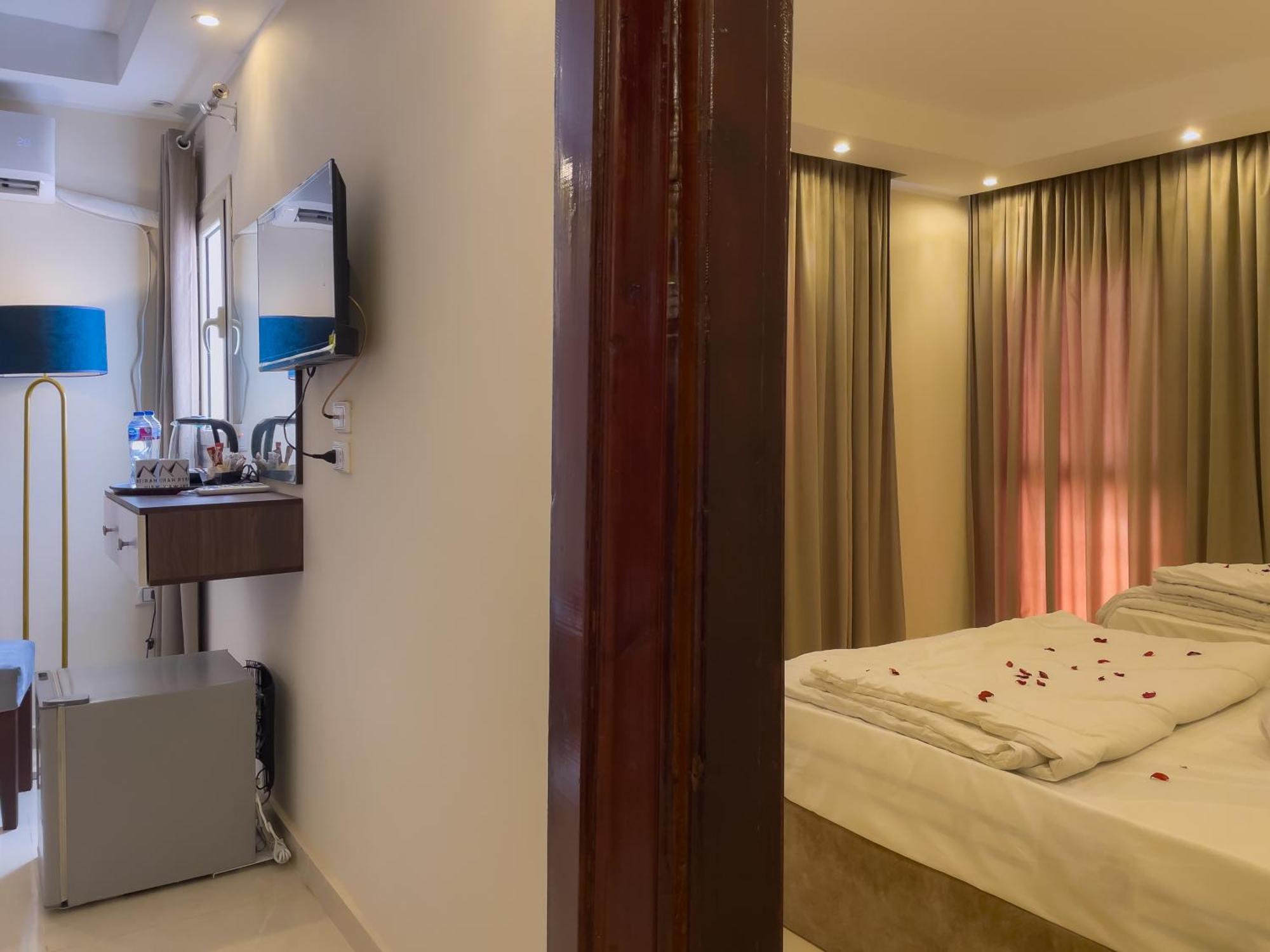 Jumeirah Pyramids View Inn Kafrat al Jabal Екстер'єр фото