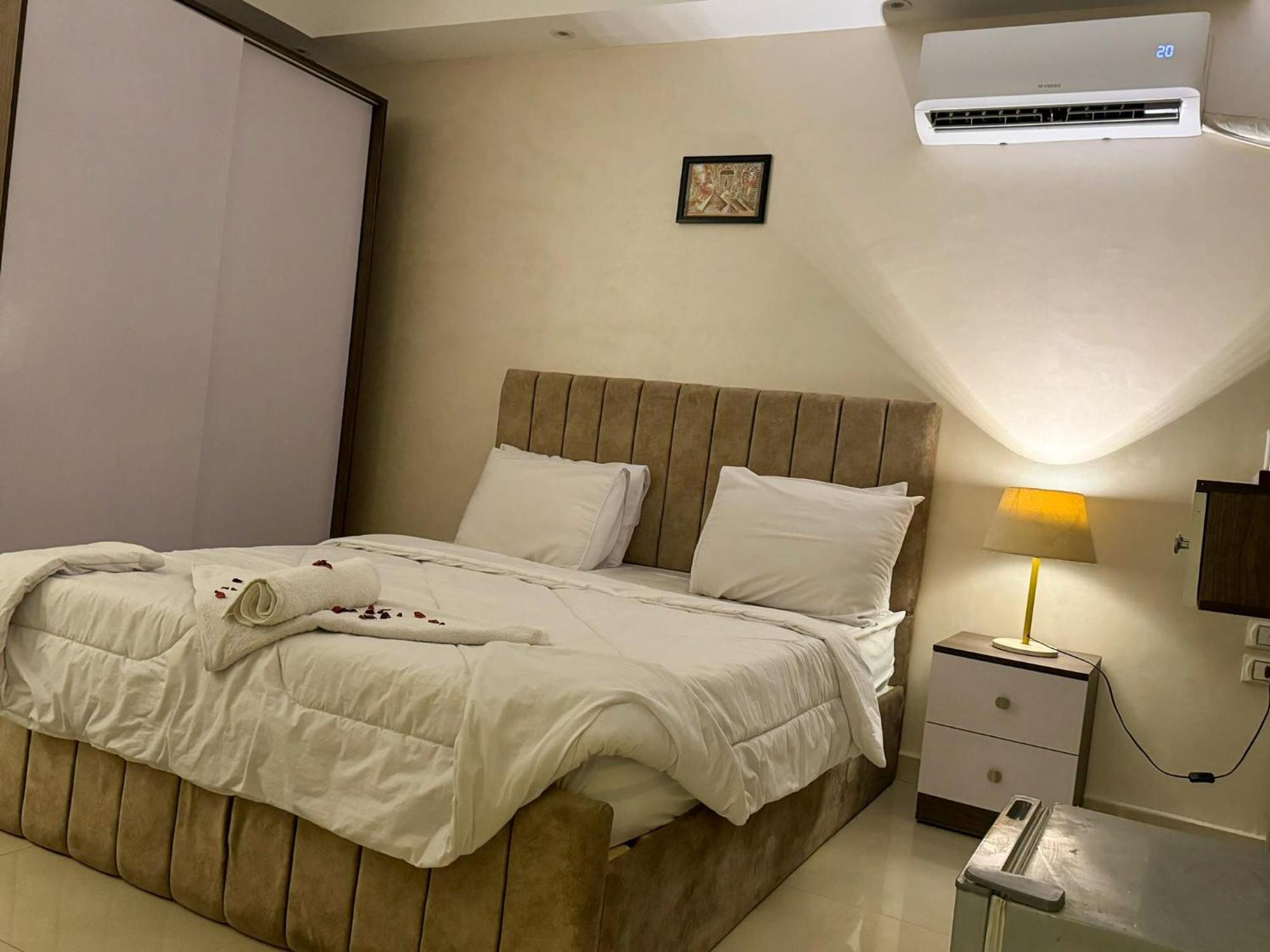 Jumeirah Pyramids View Inn Kafrat al Jabal Номер фото